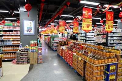 超市貨物供應量充足。玉樹州委宣傳部供圖
